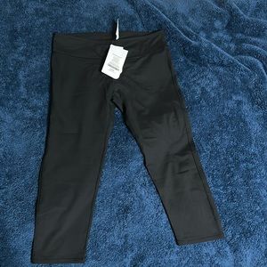 Black Fabletics Powerform Dhyana Capri